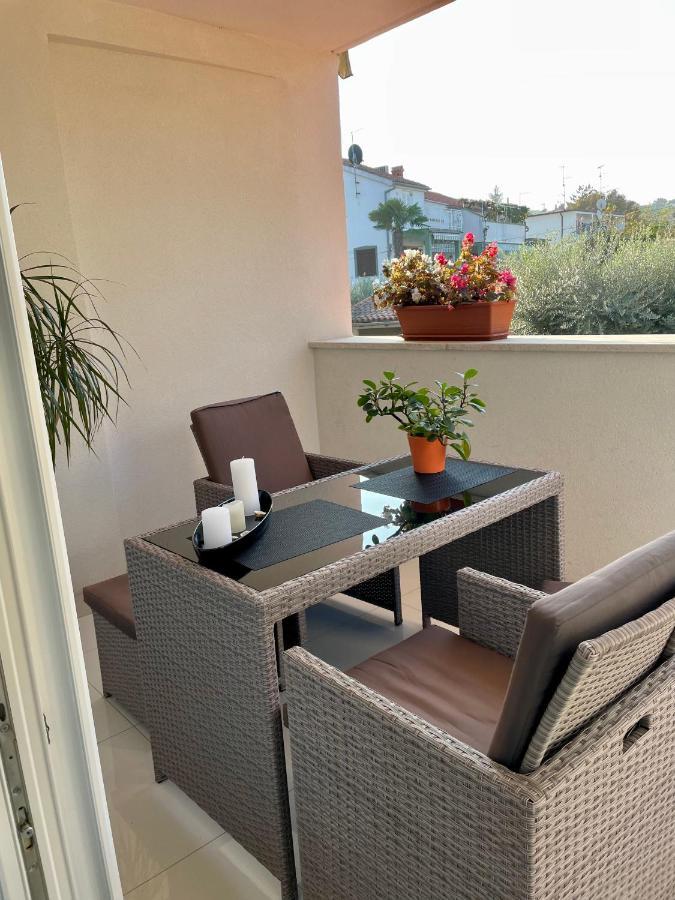 Apartments Bloom Near The Beach Πόρετς Εξωτερικό φωτογραφία