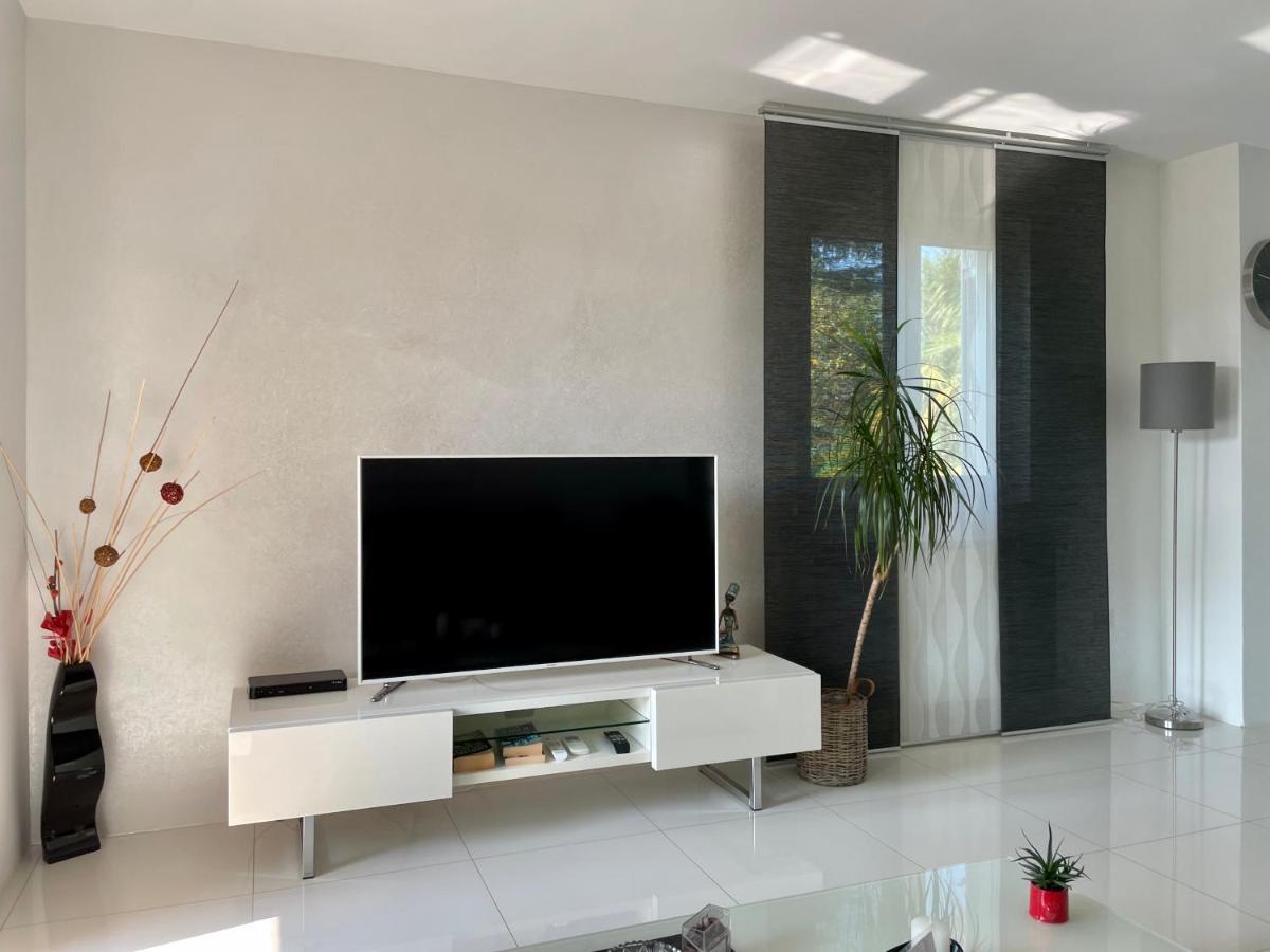 Apartments Bloom Near The Beach Πόρετς Εξωτερικό φωτογραφία
