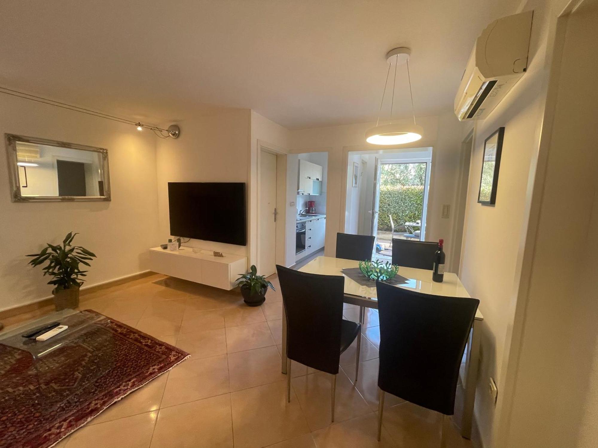 Apartments Bloom Near The Beach Πόρετς Εξωτερικό φωτογραφία