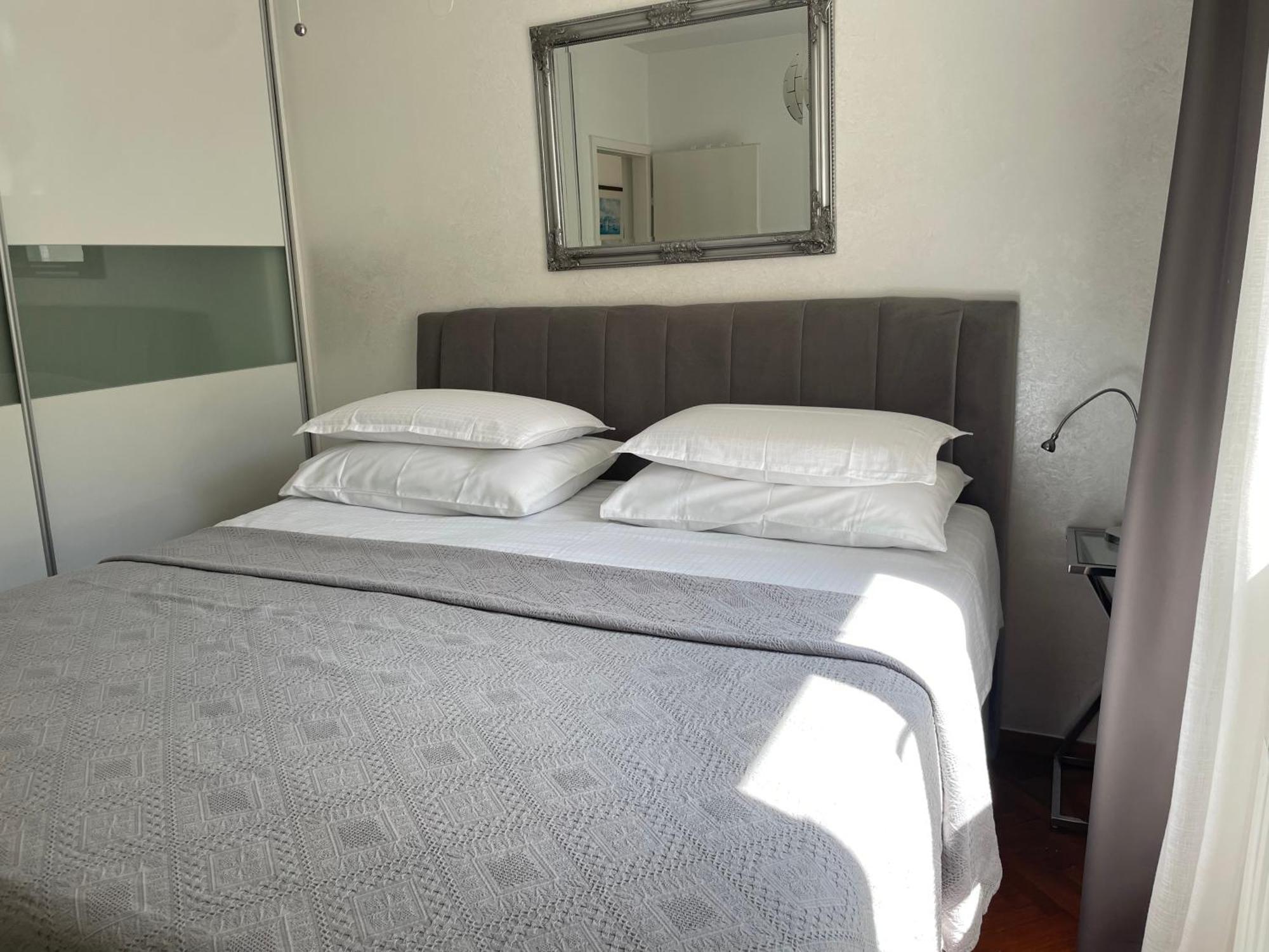 Apartments Bloom Near The Beach Πόρετς Εξωτερικό φωτογραφία