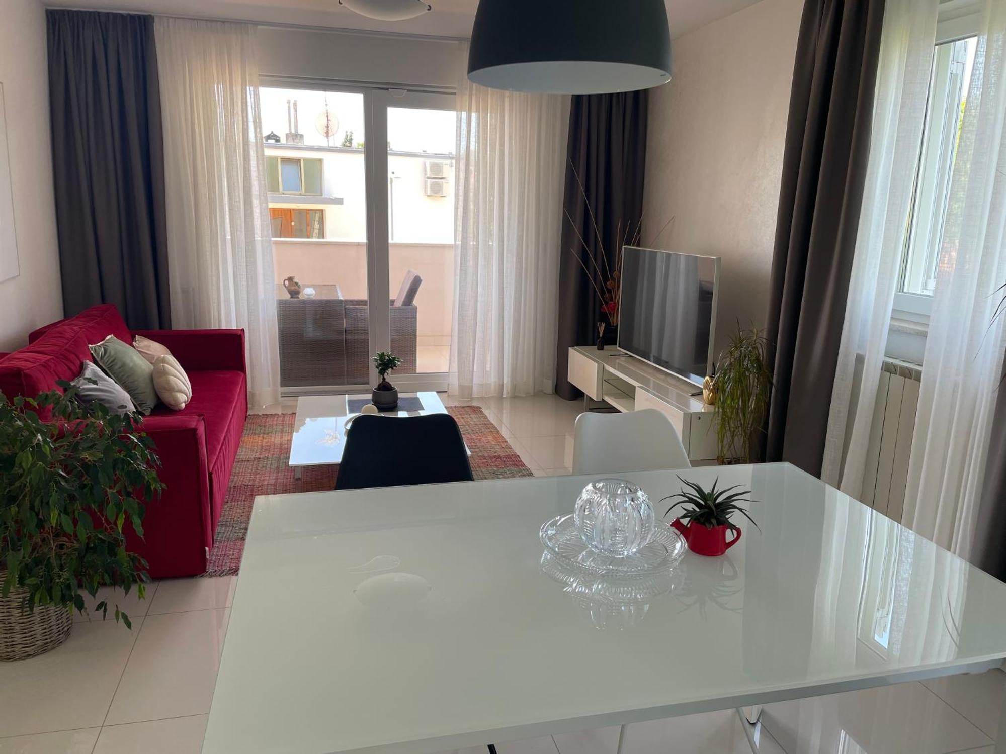 Apartments Bloom Near The Beach Πόρετς Εξωτερικό φωτογραφία